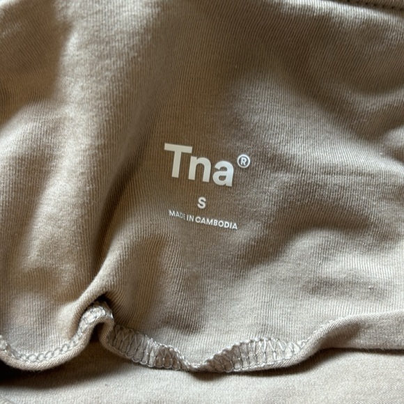 NWT Aritzia TNA Malibu Skirt ✨ - Picture 3 of 3